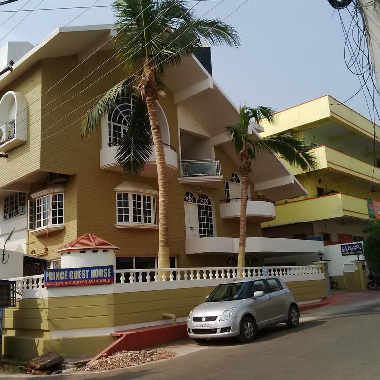 Prince Guest House Visakhapatnam Exteriör bild